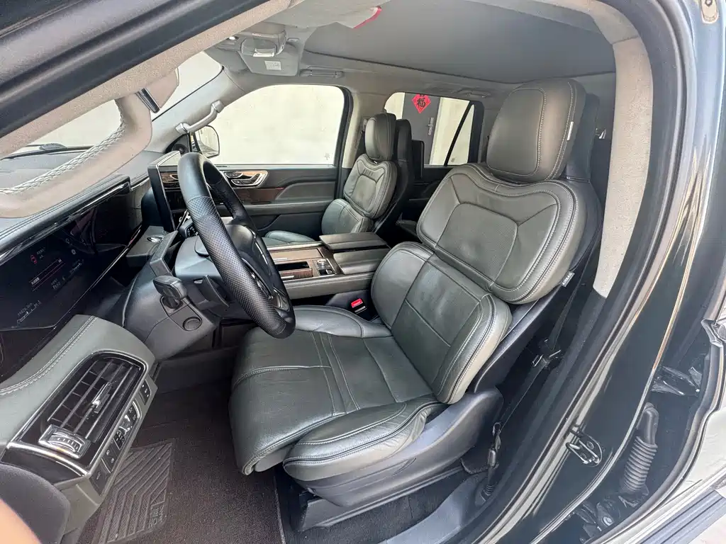 Navigator 2022 3.5T Long Axis Presidential Edition купить на сайте DeffCars