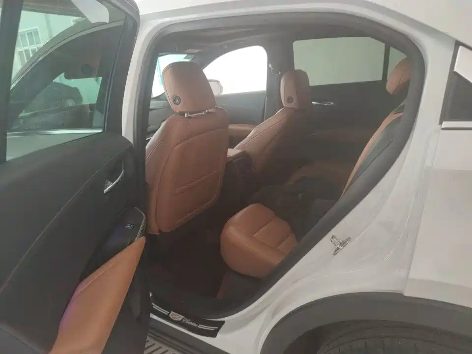 Cadillac XT4 2023 28T two-wheel drive premium model купить на сайте DeffCars