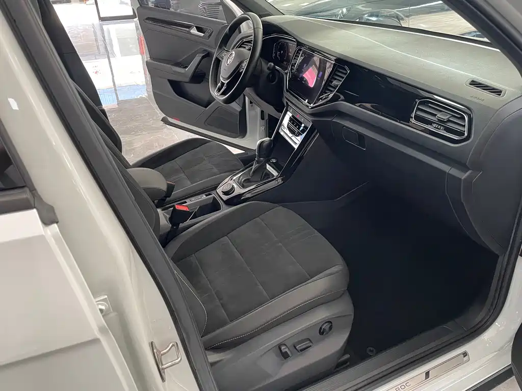 T-ROC 2021 facelift 280TSI DSG four-wheel drive luxury smart connected version купить на сайте DeffCars