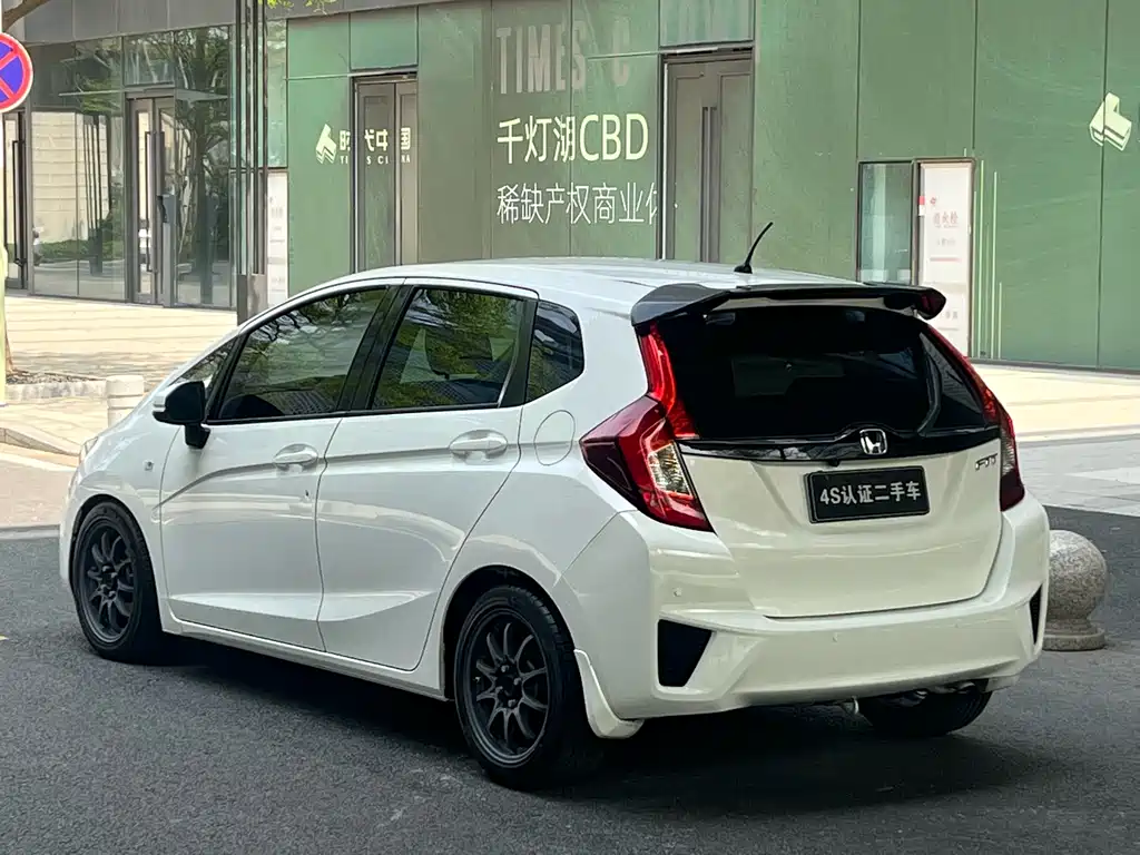 Fit 2016 1.5L LX CVT comfort model купить на сайте DeffCars