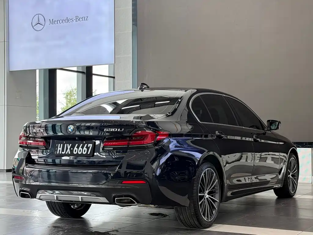 BMW 5 Series 2021 530Li Leading M Sports Package купить на сайте DeffCars