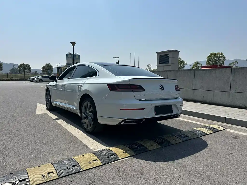 FAW-Volkswagen CC 2024 380TSI eye-catching version купить на сайте DeffCars