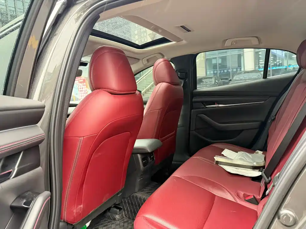 Mazda3 Angkesela 2023 2.0L Automatic Premium Edition купить на сайте DeffCars