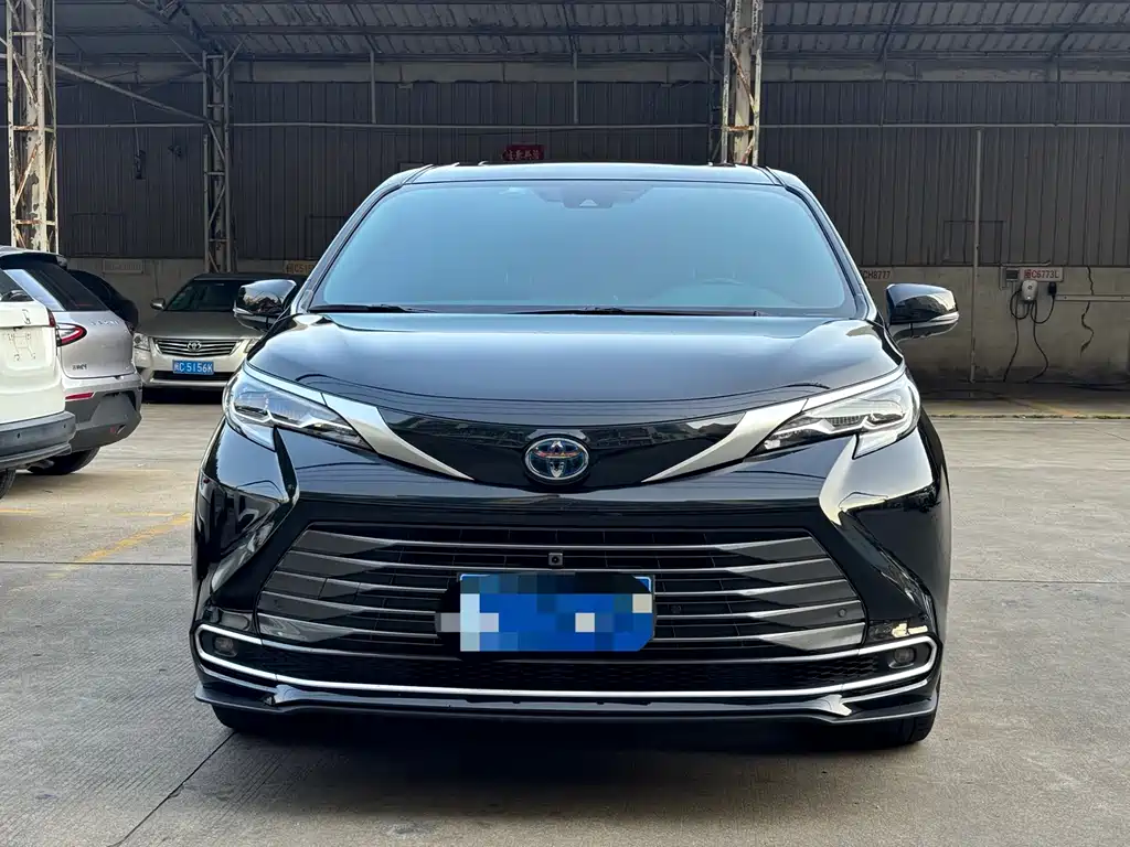 SIENNA 2023 2.5L Hybrid Premium Edition купить на сайте DeffCars