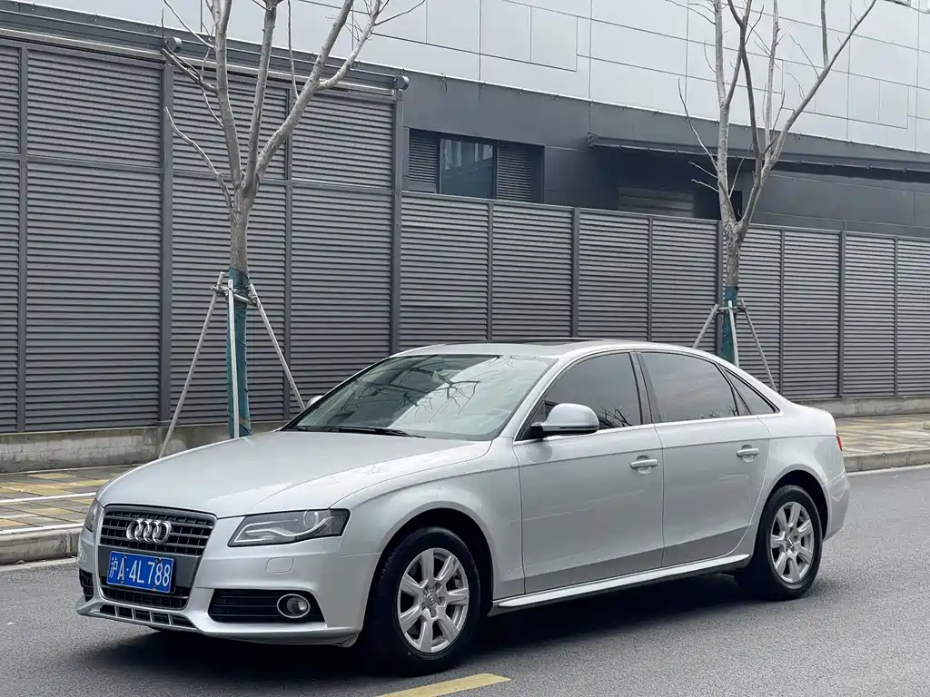 Audi A4L 2010 2.0 TFSI technology купить на сайте DeffCars