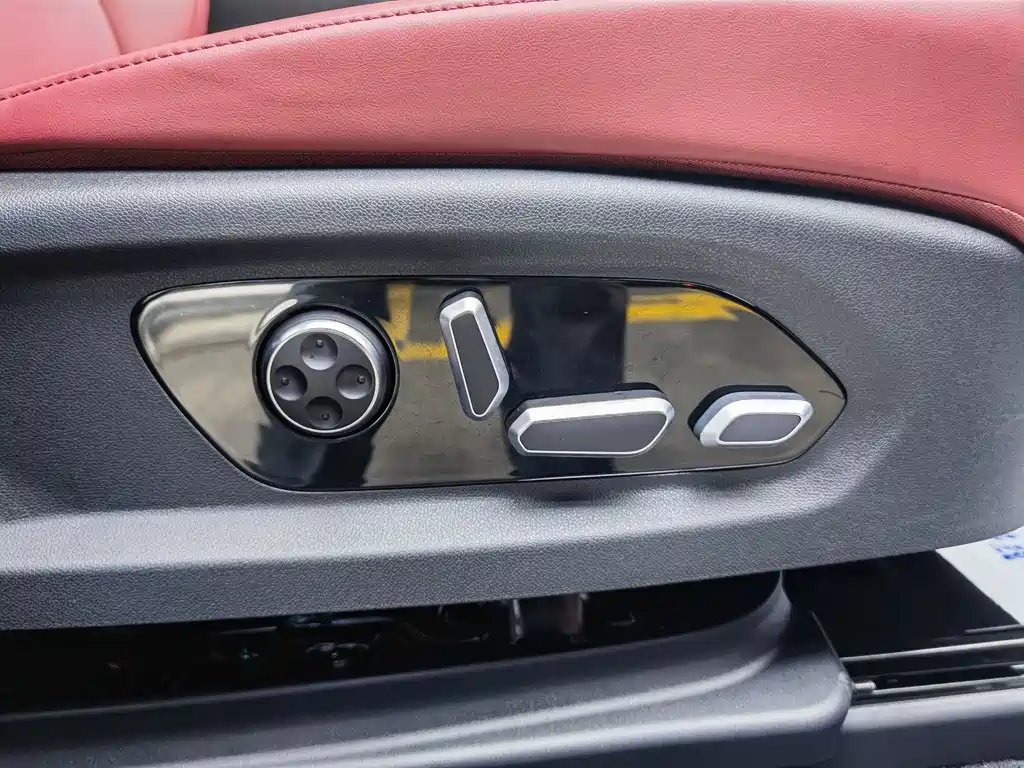 Wenjie M5 2025 extended range Ultra rear-wheel drive version купить на сайте DeffCars