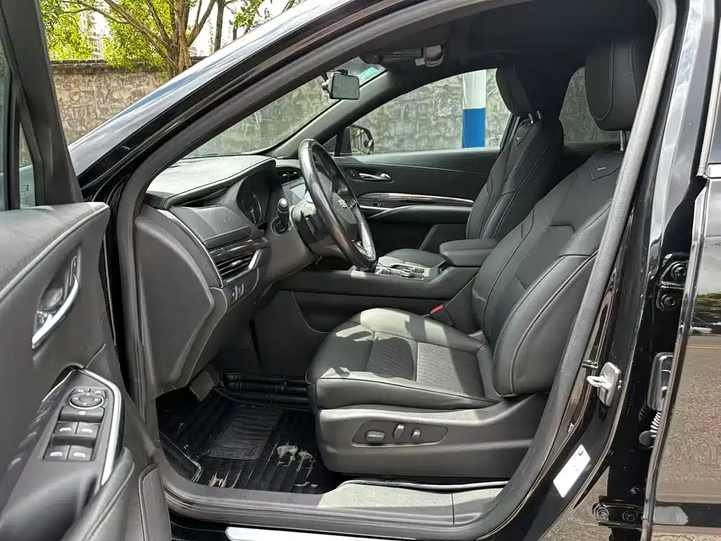 Cadillac XT4 2020 28T two-wheel drive technology купить на сайте DeffCars