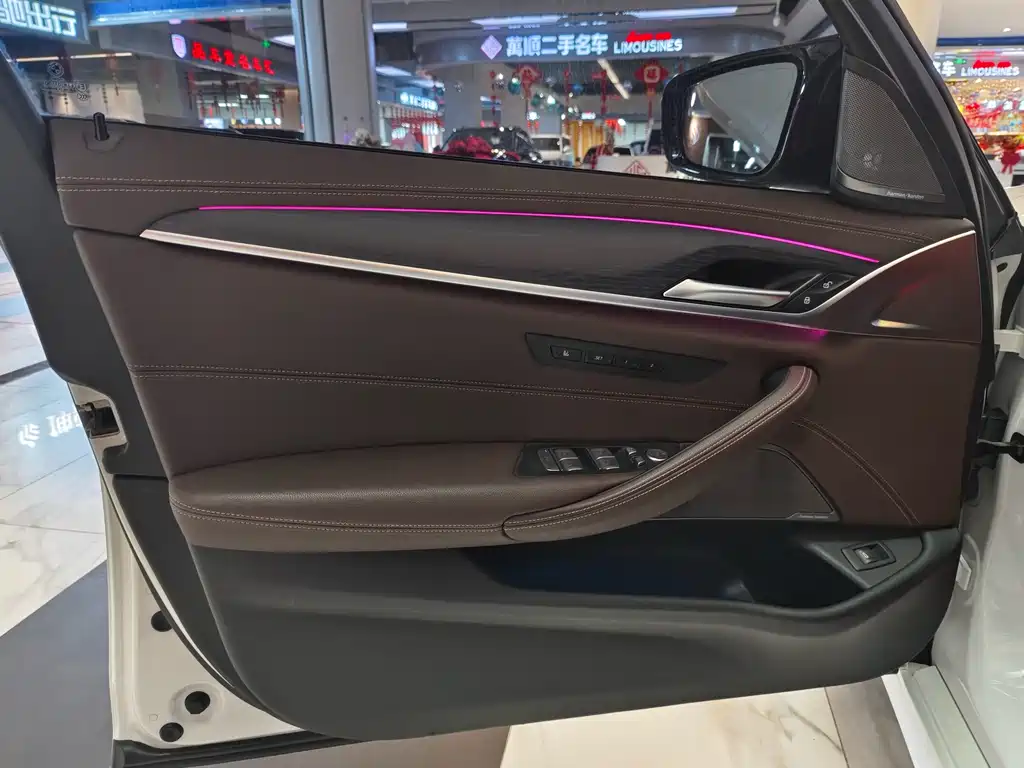 BMW 5 Series 2021 Facelift 530Li Exclusive M Sports Package купить на сайте DeffCars