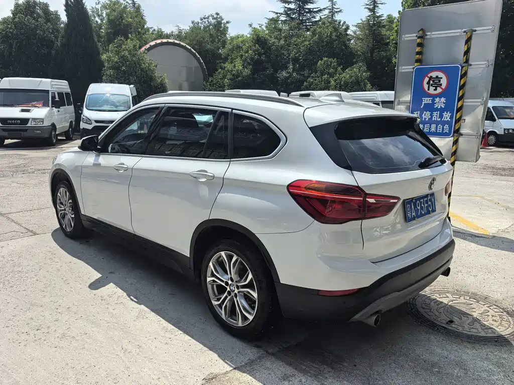 BMW X1 2019 sDrive20Li leading model купить на сайте DeffCars