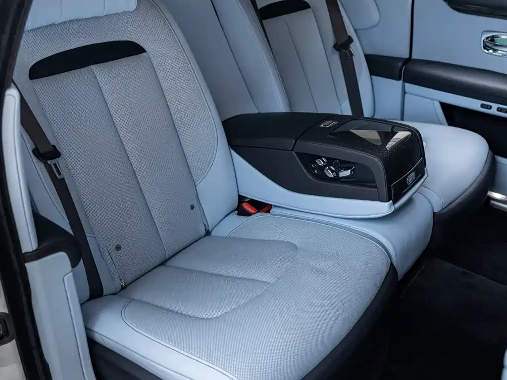 Ghost 2022 6.7T Black Badge купить на сайте DeffCars