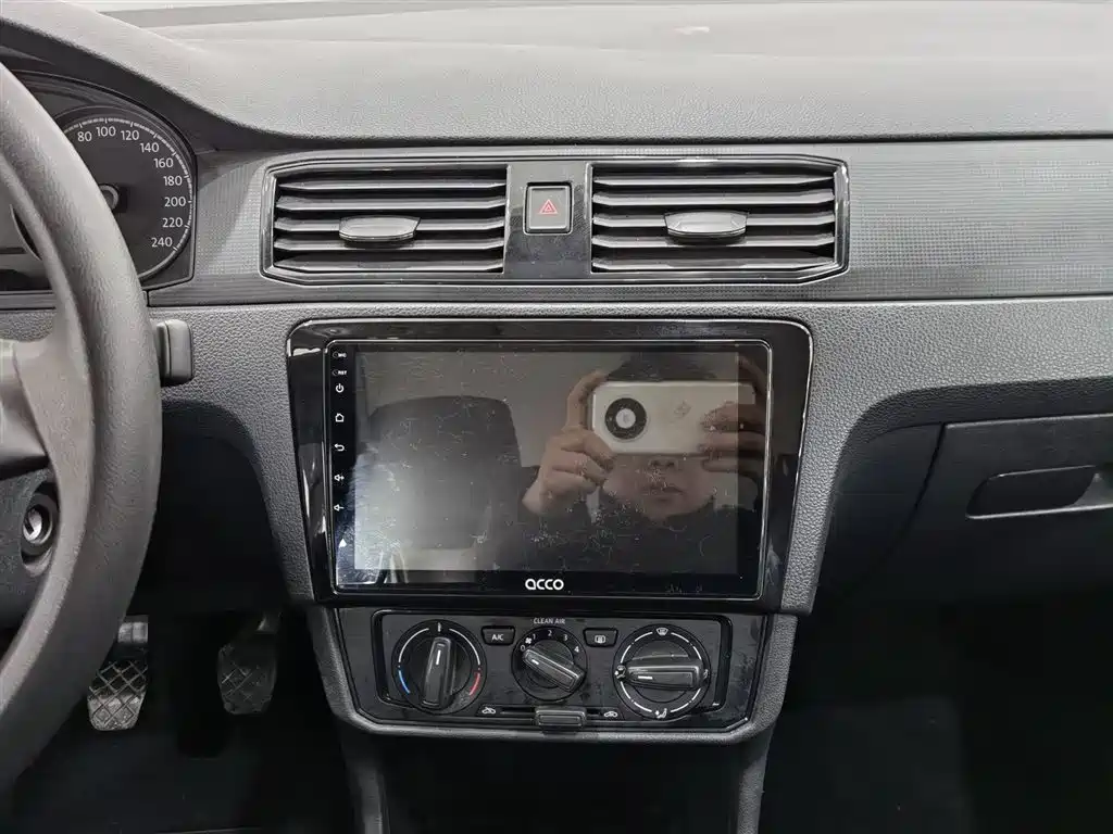 Santana 2018 1.5L Manual Fashion Edition купить на сайте DeffCars