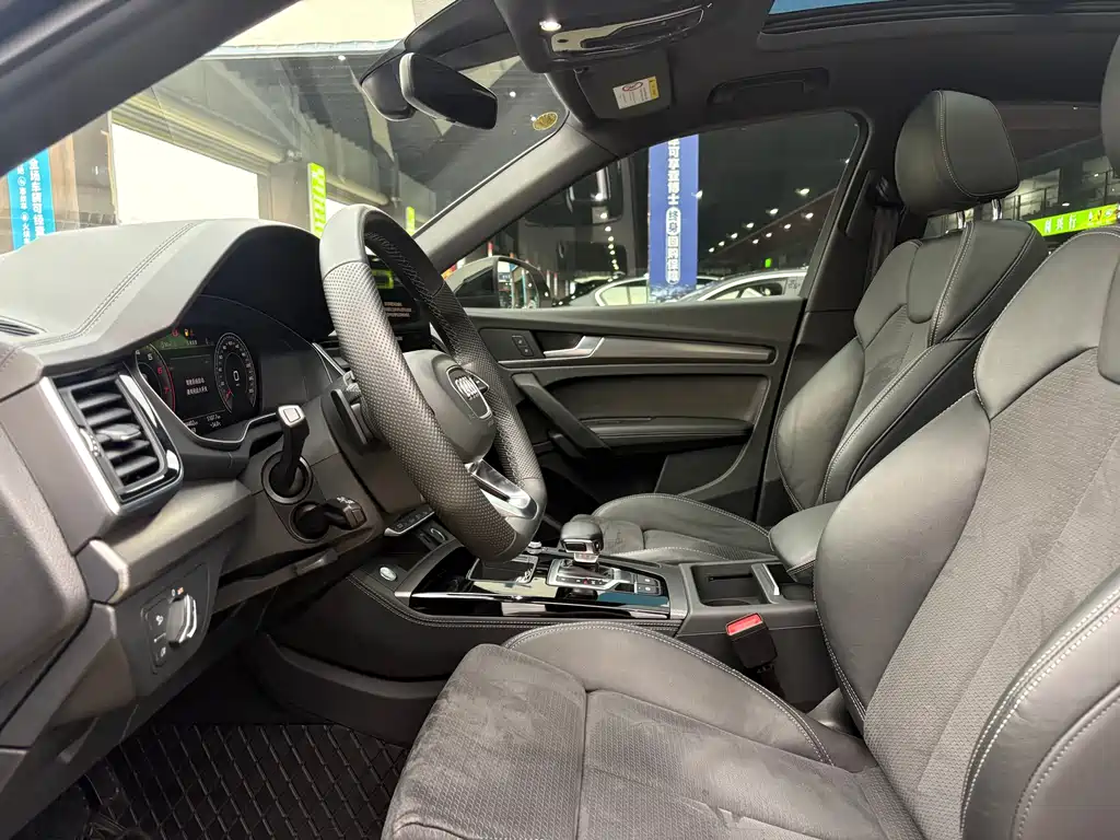 Audi Q5L Sportback 2022 40 TFSI luxury model купить на сайте DeffCars
