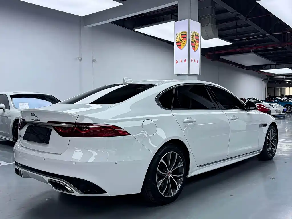 Jaguar XFL 2023 XFL 2.0T P250 two-wheel drive elite sports version купить на сайте DeffCars