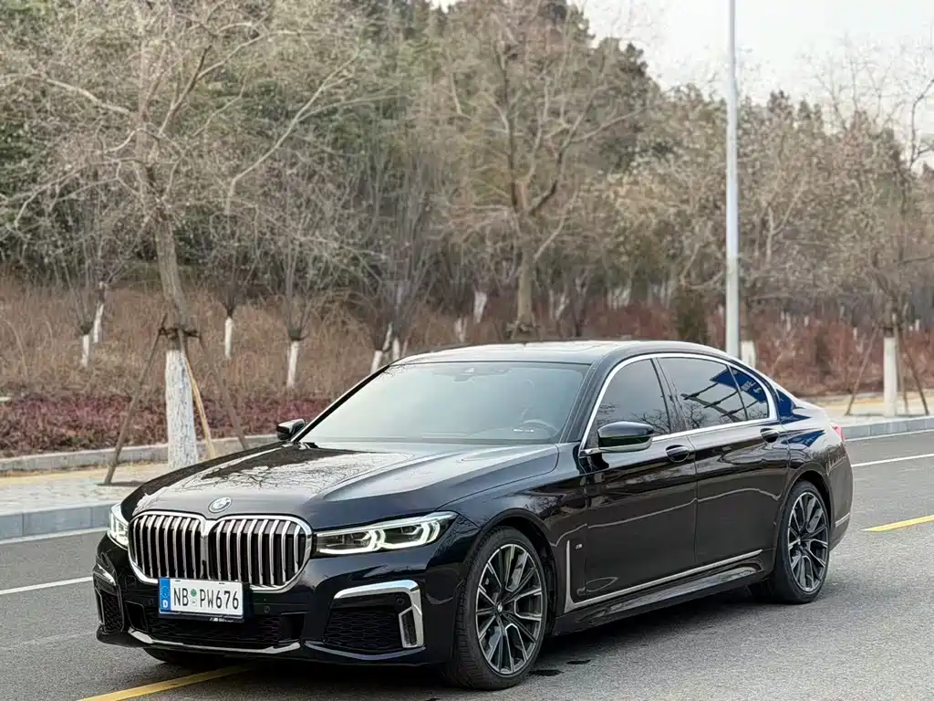 BMW 7 Series 2021 740Li Leading M Sports Package купить на сайте DeffCars