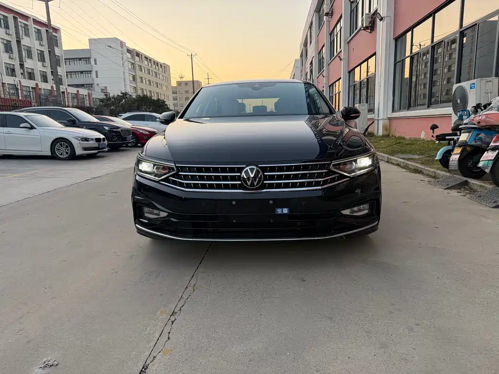 Magotan 2023 2 million commemorative edition 330TSI DSG luxury model купить на сайте DeffCars