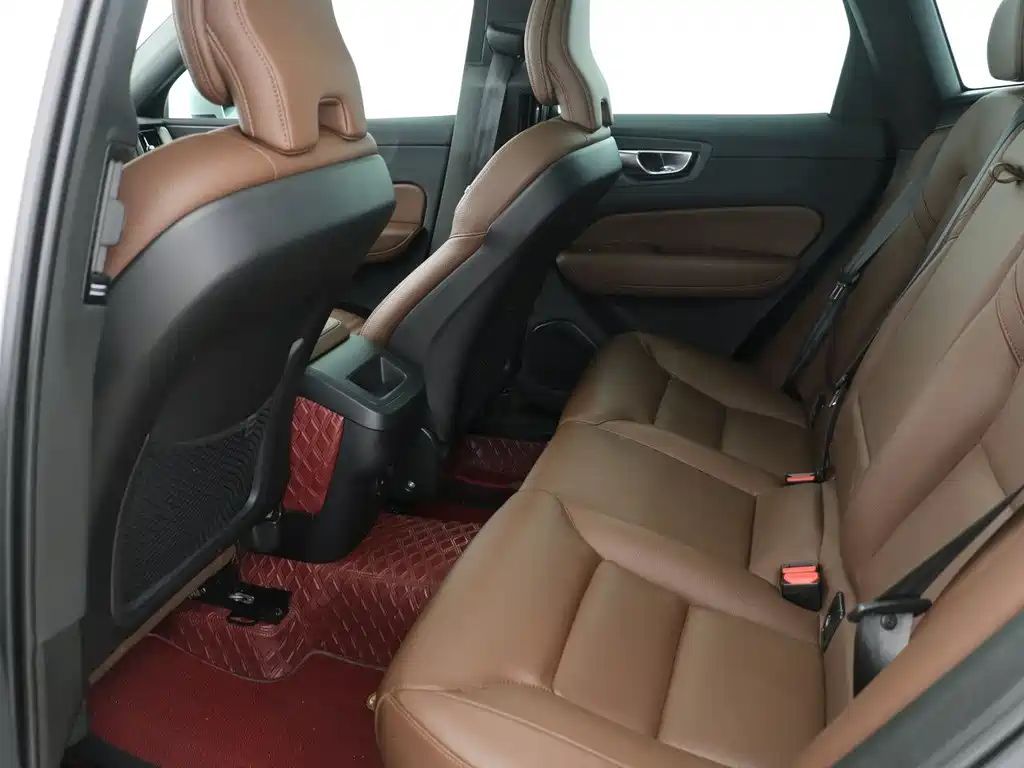 Volvo XC60 2024 B5 four-wheel drive Zhiyi Luxury Edition купить на сайте DeffCars