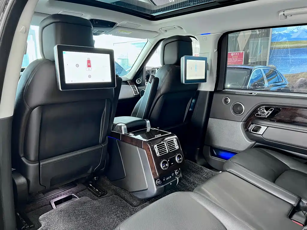 Range Rover 2021 3.0 L6 Legend Extended Classic Edition купить на сайте DeffCars