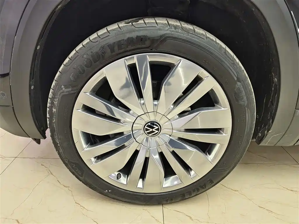 Touron 2021 530 V6 four-wheel drive flagship version купить на сайте DeffCars