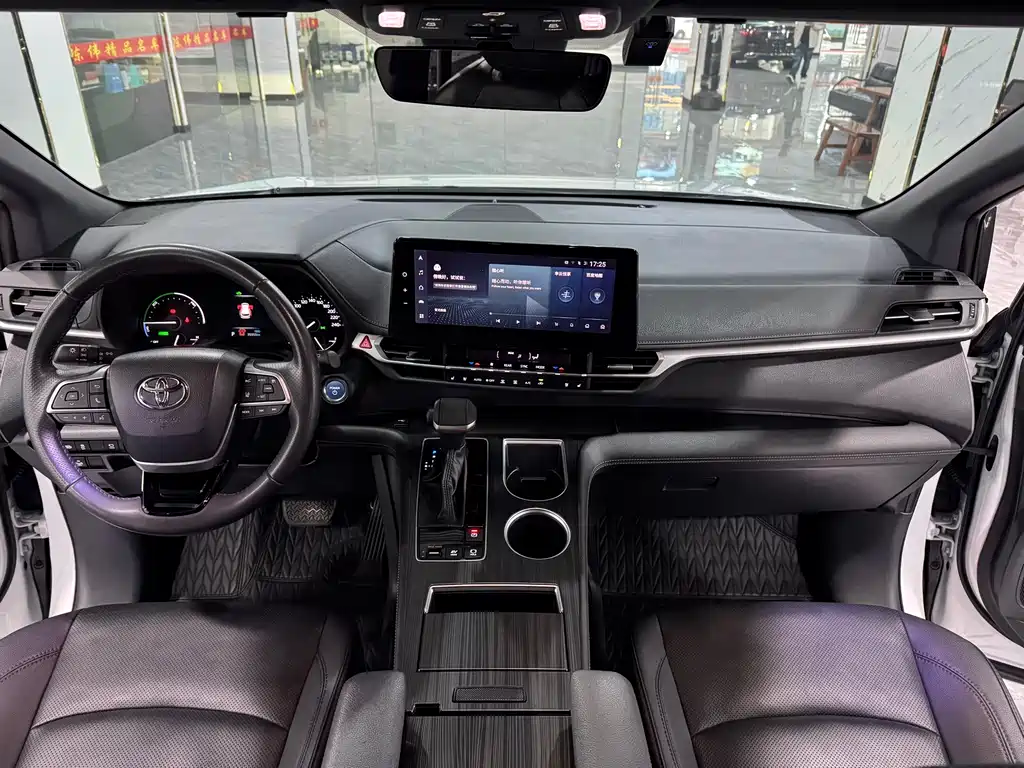 SIENNA 2024 2.5L Hybrid Premium Edition купить на сайте DeffCars