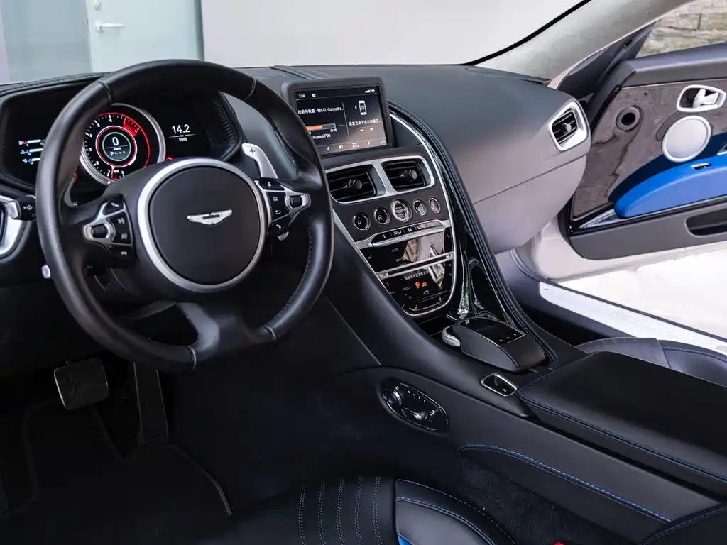 Astonmartin DB11 2019 4.0T V8 Coupe купить на сайте DeffCars