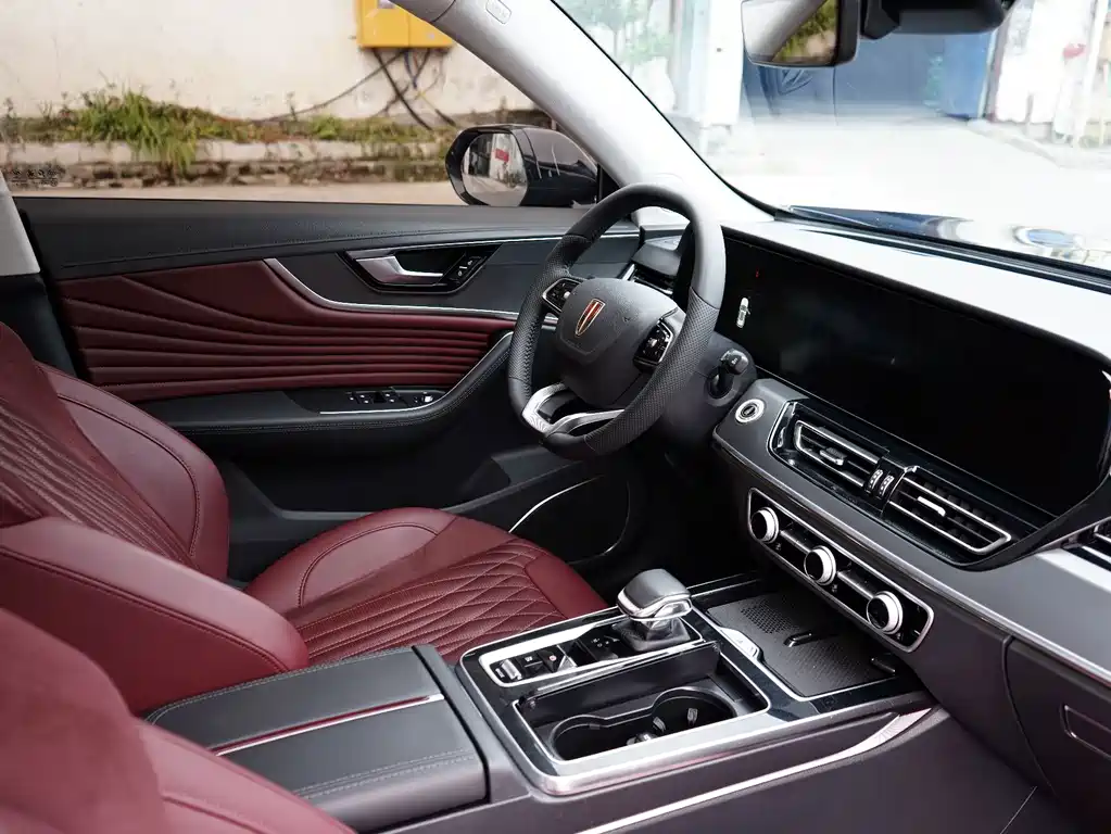 Hongqi HS5 2023 2.0T Qixiang Pro version купить на сайте DeffCars