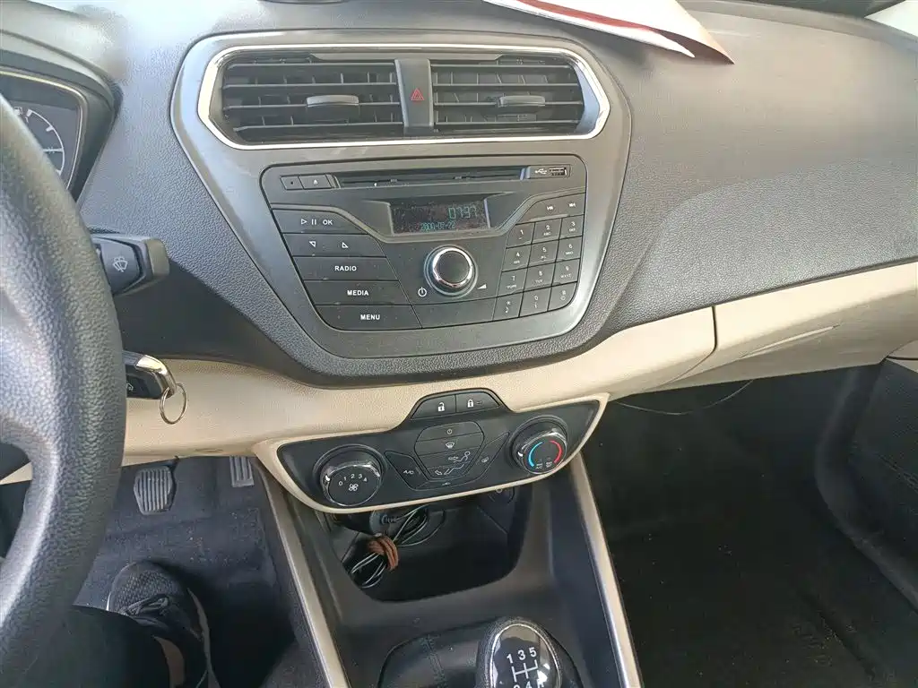 Escort 2017 facelift 1.5L manual comfort type купить на сайте DeffCars