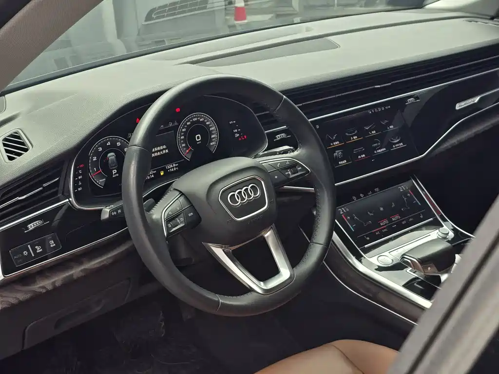 Audi Q8 2019 55 TFSI luxury and dynamic model купить на сайте DeffCars