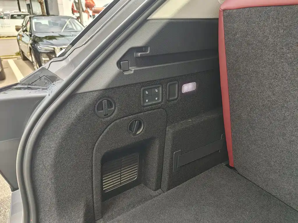 Hongqi E-HS9 2022 model 690km flagship version six seats купить на сайте DeffCars