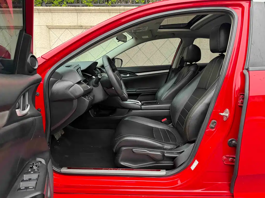 Civic 2019 220TURBO CVT Dynamic Edition National V купить на сайте DeffCars