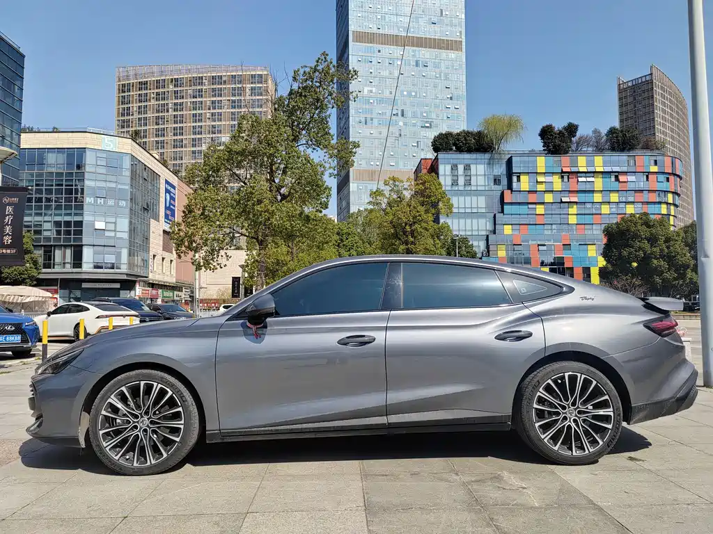 MG7 2023 2.0T Automatic Beauty Hunting Exclusive Edition купить на сайте DeffCars