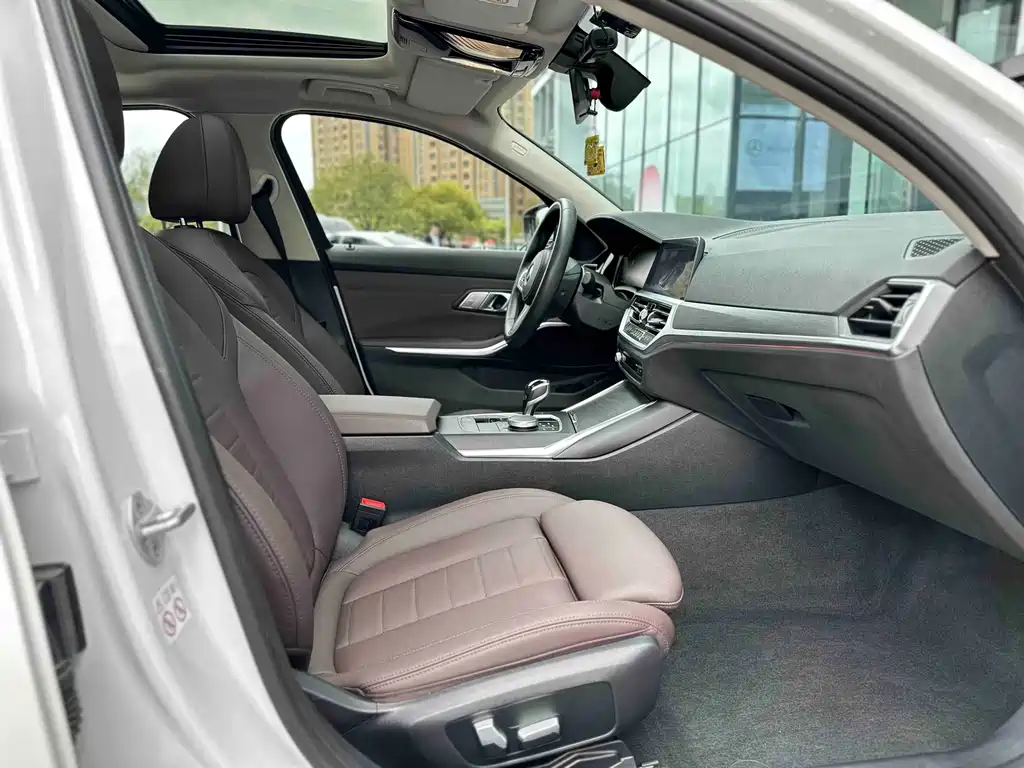 BMW 3 Series 2021 325i M Sports Package купить на сайте DeffCars