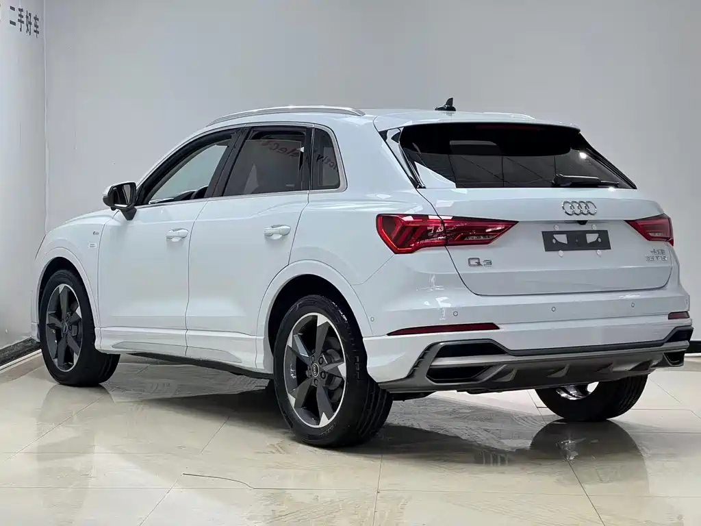 Audi Q3 2022 35 TFSI Fashion Dynamic купить на сайте DeffCars