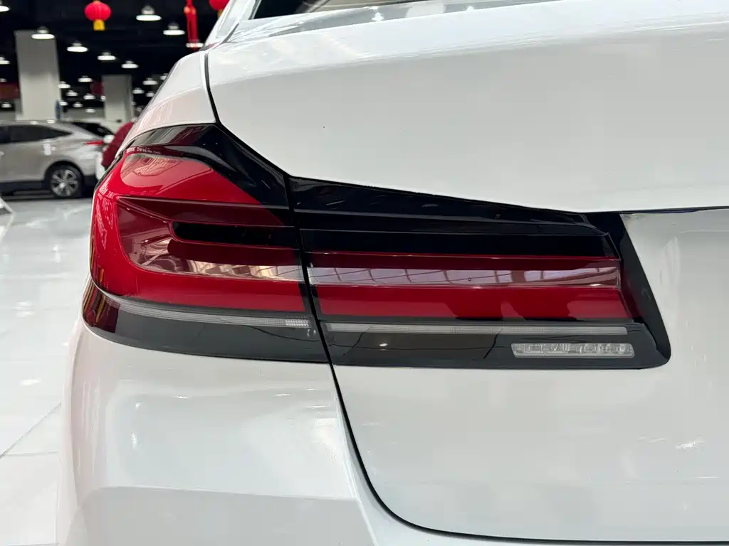 BMW 5 Series 2022 Facelift 2 530Li Exclusive M Sports Package купить на сайте DeffCars