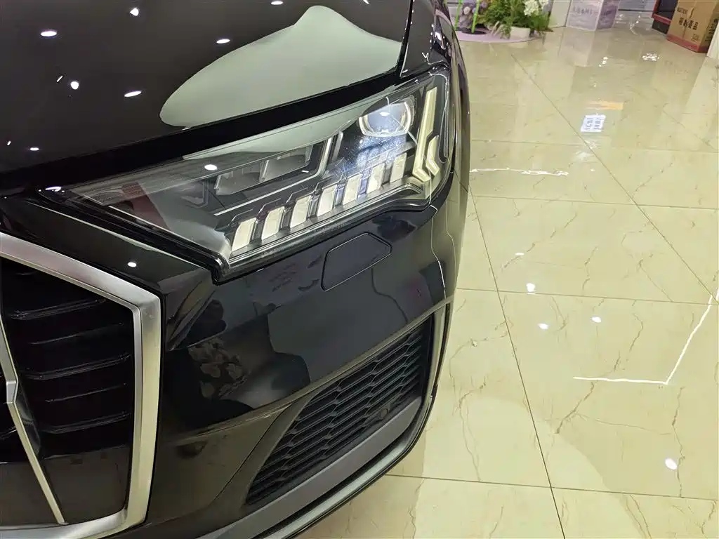Audi Q7 2022 55 TFSI quattro S line sports купить на сайте DeffCars