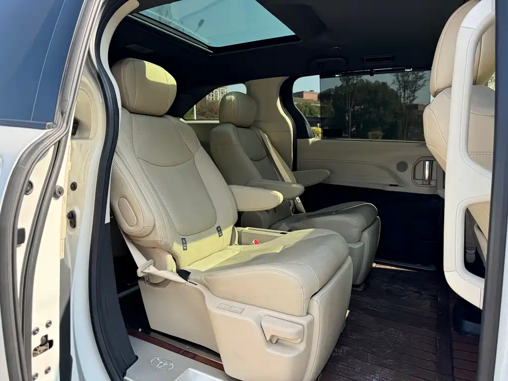 Grevia 2023 2.5L Hybrid Monarch VIP Edition купить на сайте DeffCars