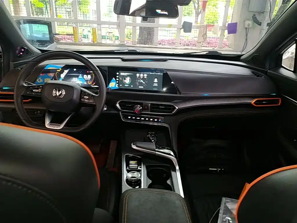 Changan UNI-T 2022 1.5T exclusive model купить на сайте DeffCars