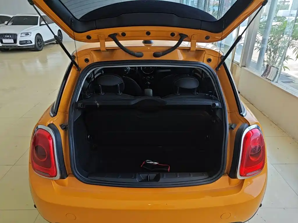 MINI 2016 1.2T ONE Avant-Garde купить на сайте DeffCars