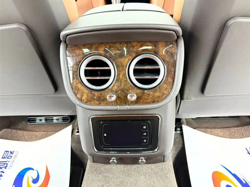 Bentayga 2016 6.0T Standard Edition купить на сайте DeffCars