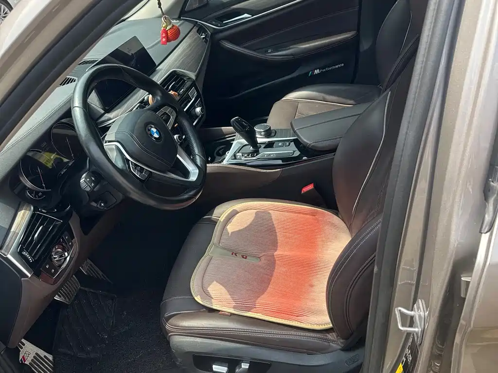 BMW 5 Series New Energy 2019 530Le Luxury Package купить на сайте DeffCars