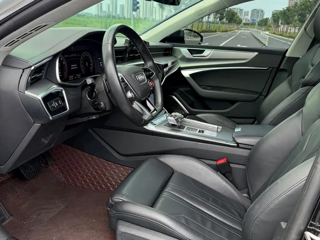 Audi A7 2023 45 TFSI Premium Selection купить на сайте DeffCars