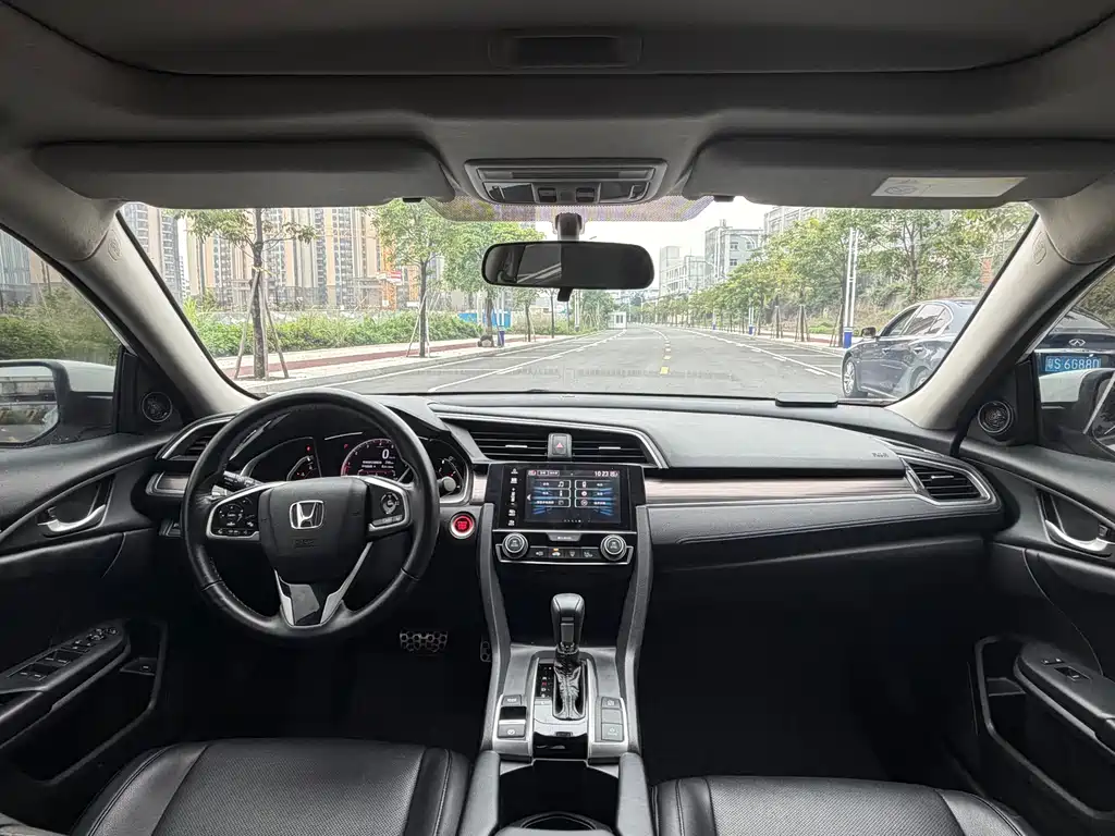Civic 2019 220TURBO CVT combustion version National V купить на сайте DeffCars