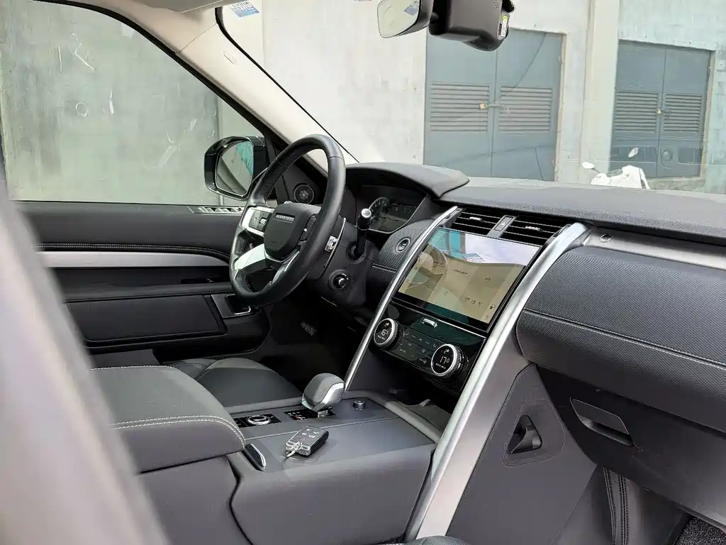 Discover the 2023 facelift 360PS R-Dynamic SE купить на сайте DeffCars