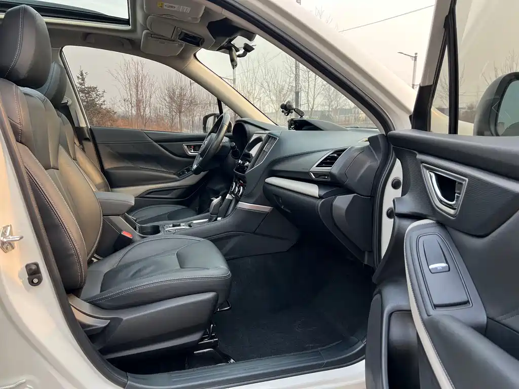Forester 2022 2.0i AWD Deluxe Edition EyeSight купить на сайте DeffCars