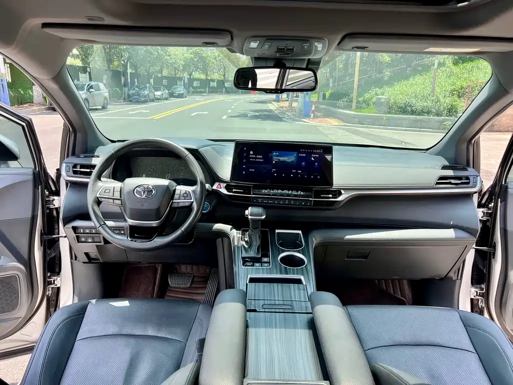 SIENNA 2021 2.5L Hybrid Extreme Edition купить на сайте DeffCars