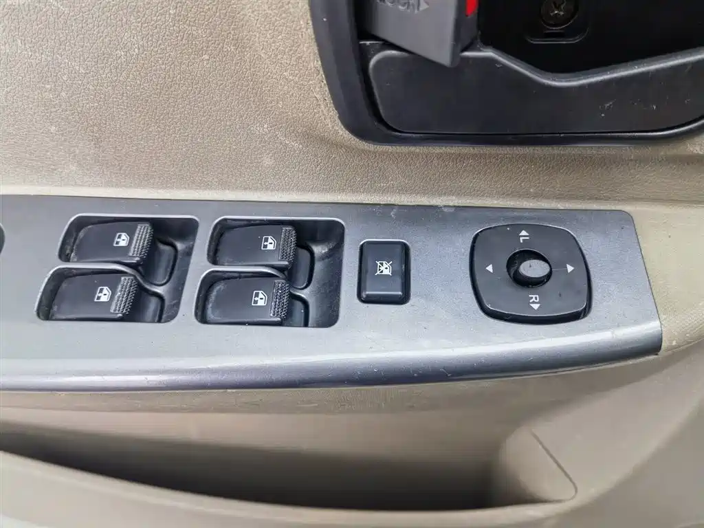 Wuling Hongguang 2013 1.5L Comfort Type купить на сайте DeffCars