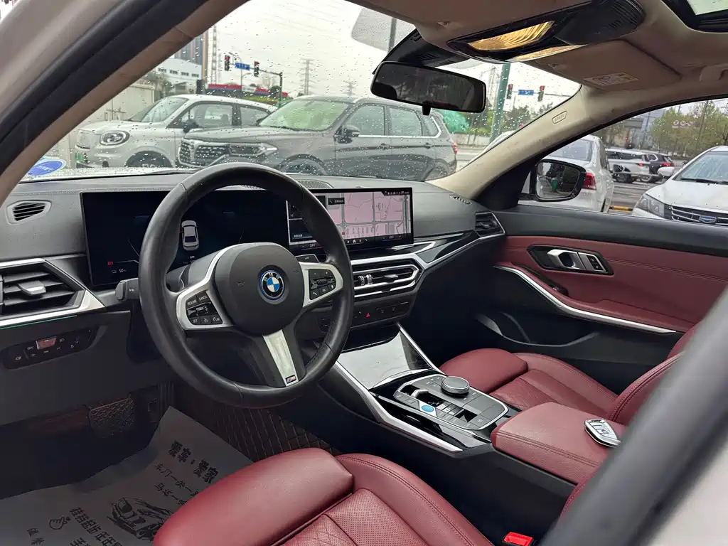 BMW i3 2024 eDrive 35 L купить на сайте DeffCars