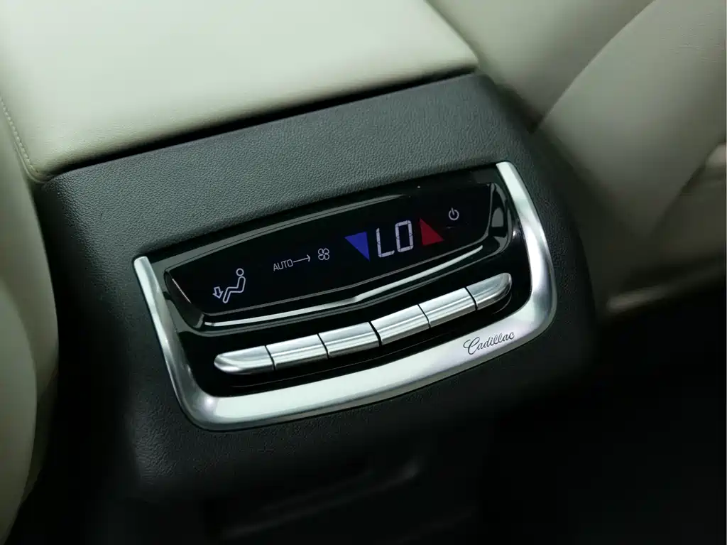 Cadillac XT6 2020 28T six-seater luxury sports safety version купить на сайте DeffCars