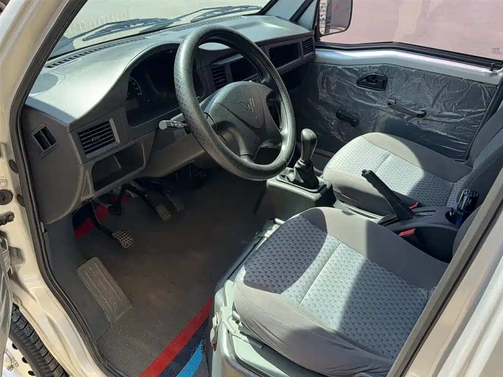 Wuling Zhiguang 2020 1.2L Practical National VI LSI купить на сайте DeffCars