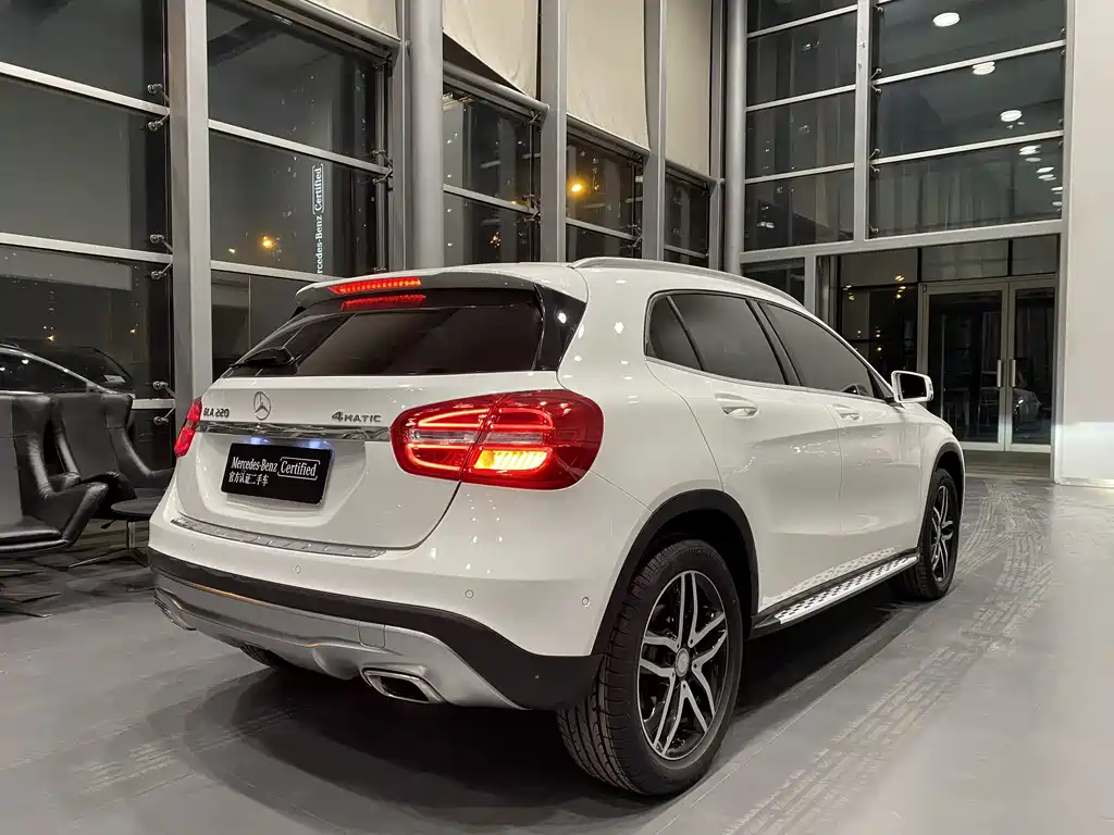 Mercedes-Benz GLA 2016 GLA 220 4MATIC Fashion Model купить на сайте DeffCars