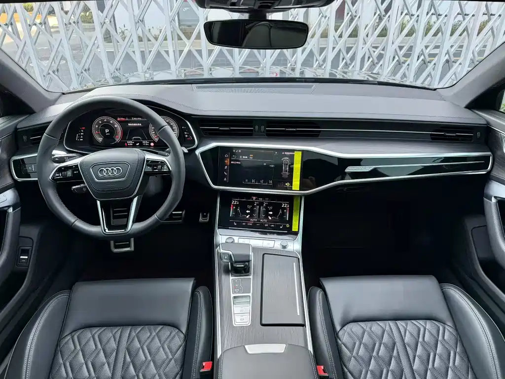 Audi A6L 2025 45 TFSI quattro exclusive dynamic model купить на сайте DeffCars